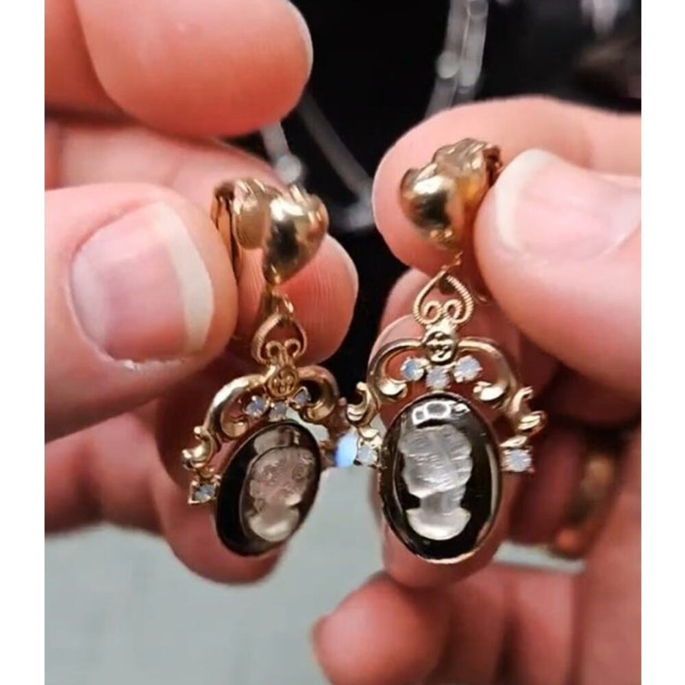 Reverse Cameo Dangle Clip On Earrings Silver White Filigree Vintage Gold Tone - Picture 3 of 4